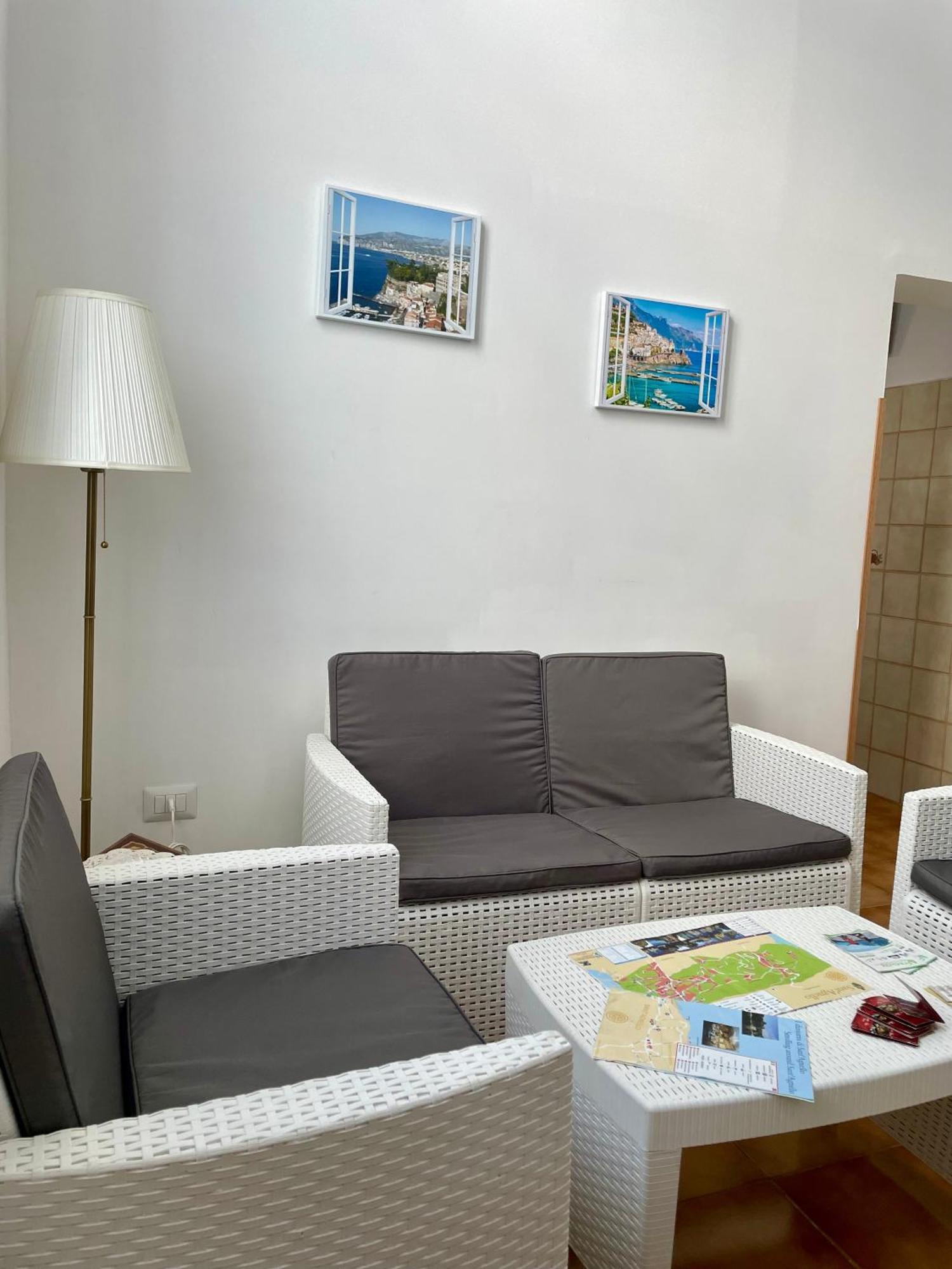 فيلا Mena Holiday House سانتّانييلّو المظهر الخارجي الصورة