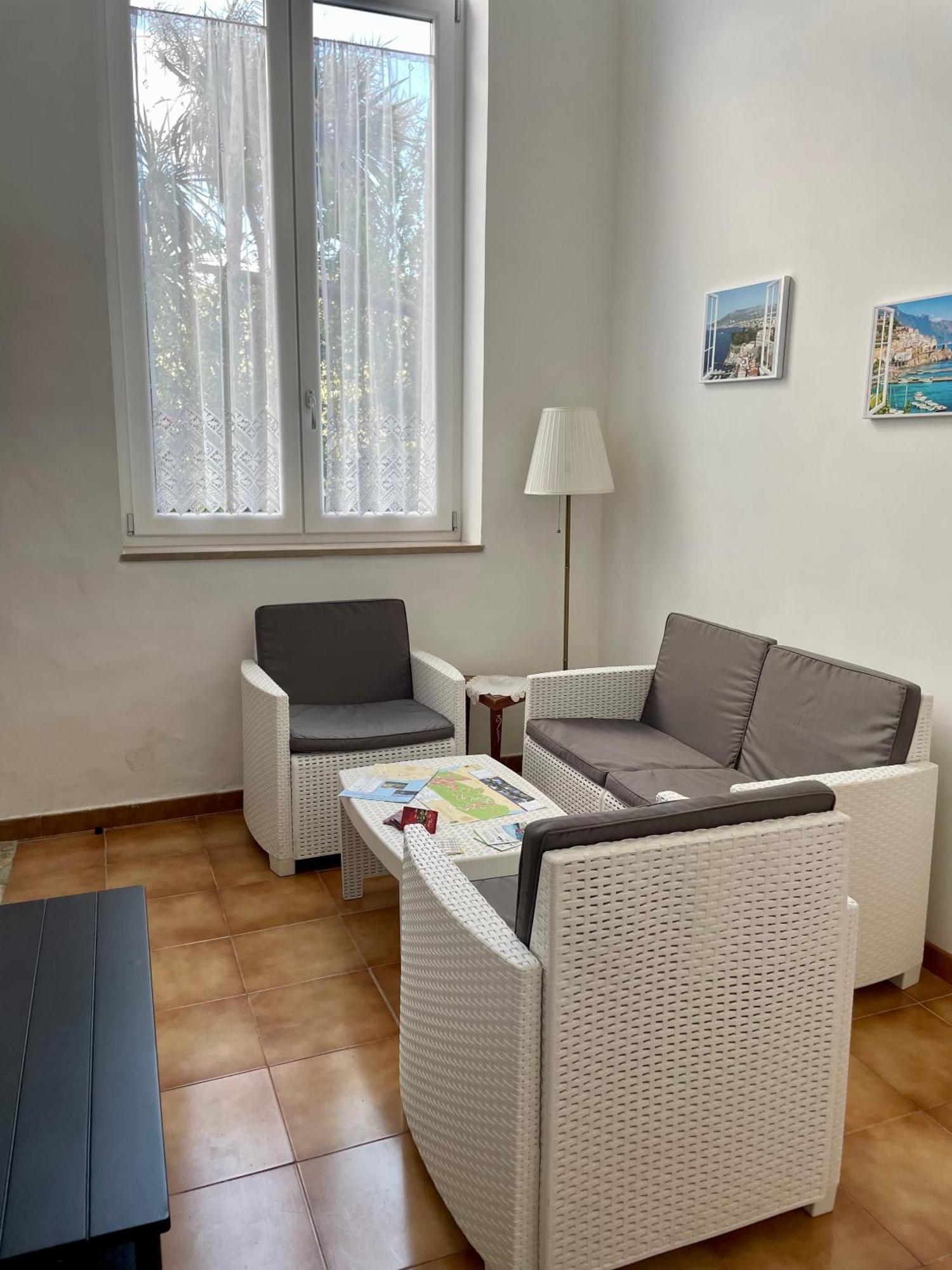 فيلا Mena Holiday House سانتّانييلّو المظهر الخارجي الصورة